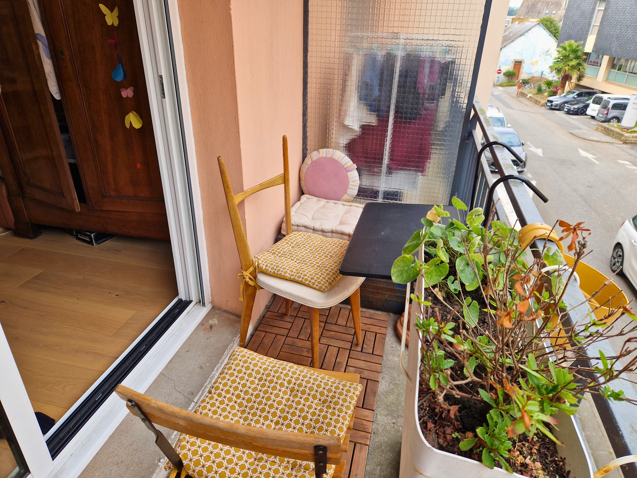 Balcon agréable offrant un extérieur en cœur de ville.