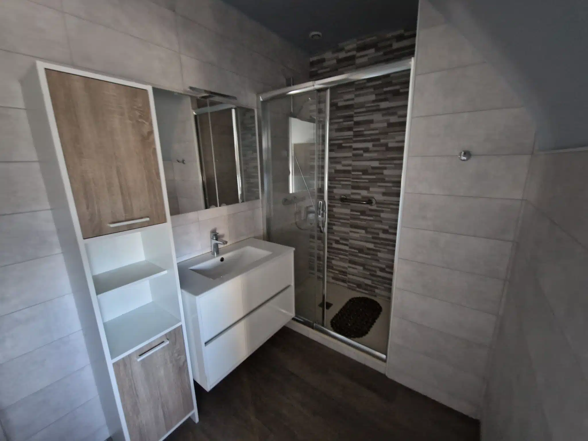 Salle d’eau Salle de douche rénovée proche Douarnenez